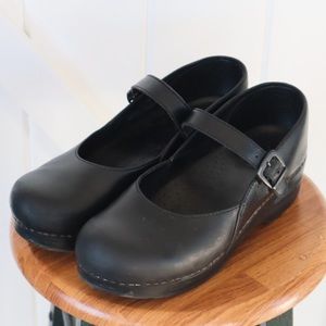 DANSKO Mary-Jane clog ‘nurses’ shoes. Size 9
